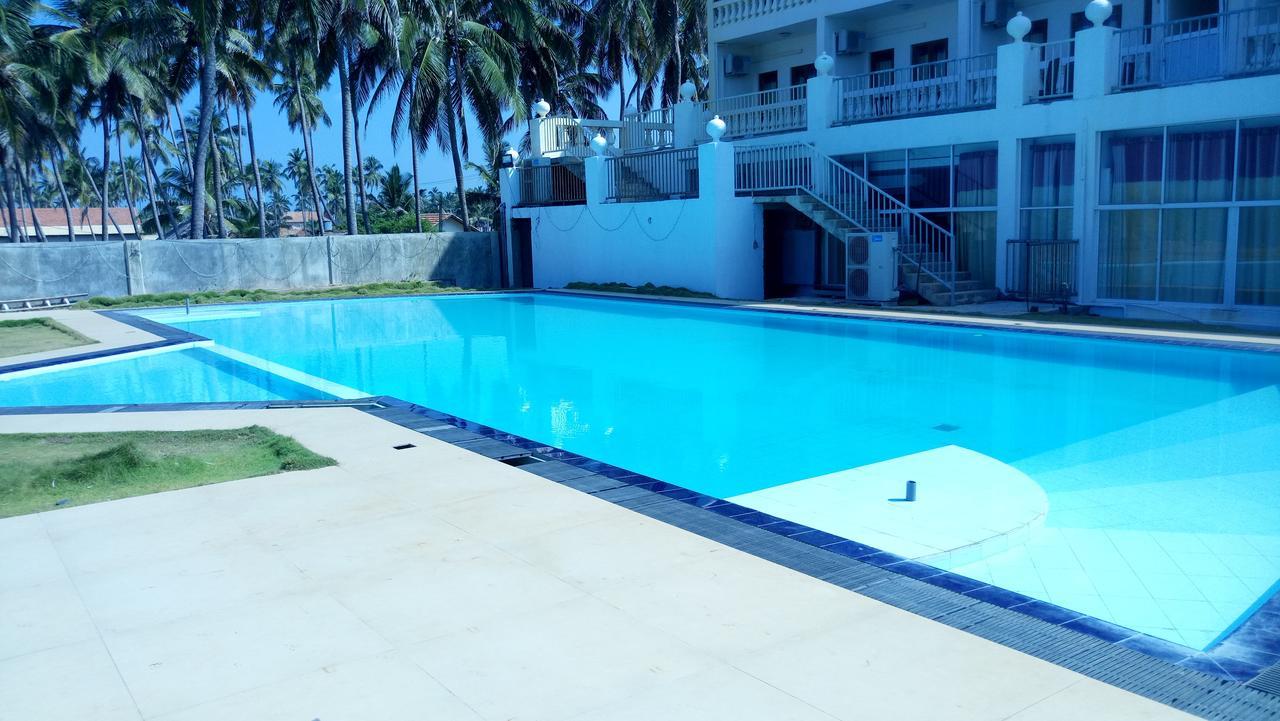 Hotel Saketha Beach Negombo Exterior foto