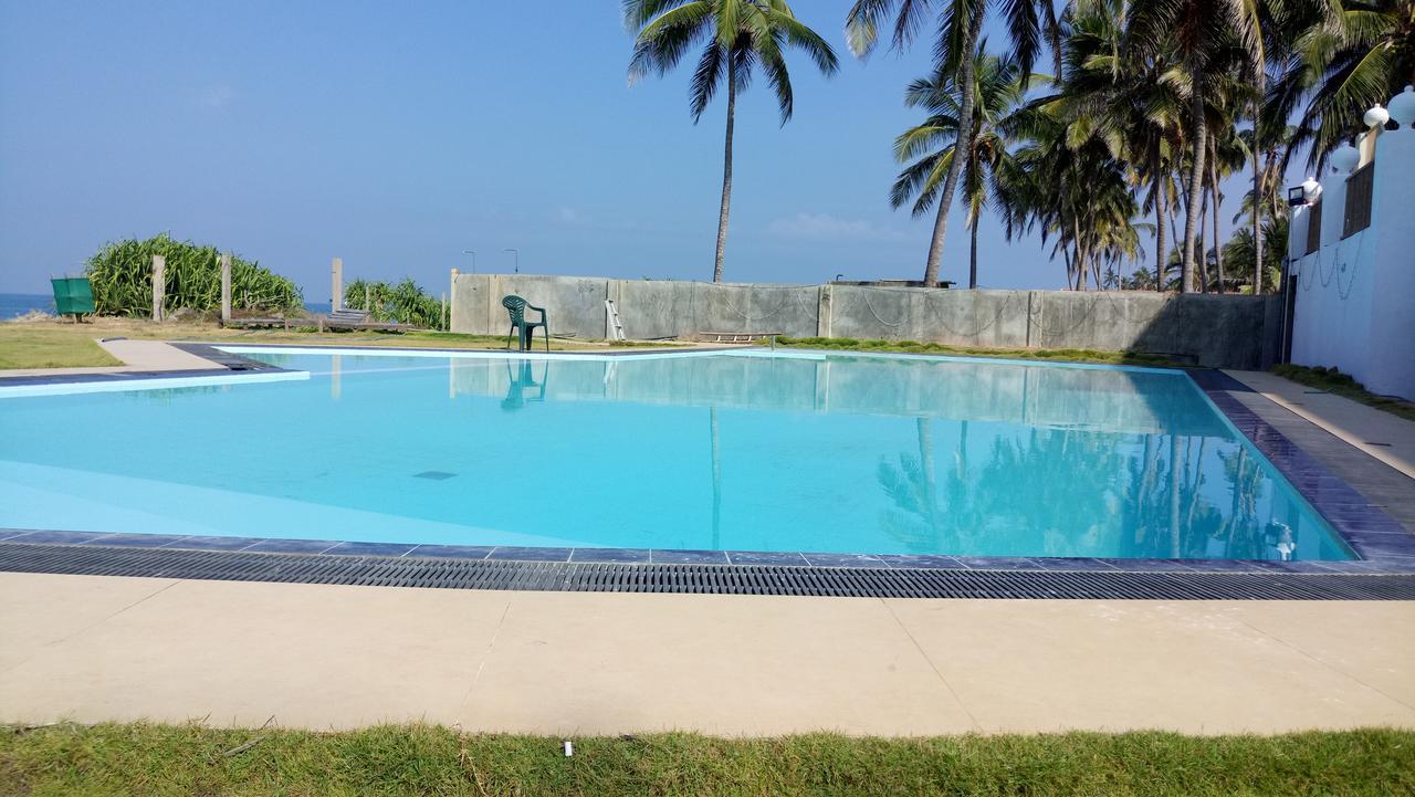 Hotel Saketha Beach Negombo Exterior foto