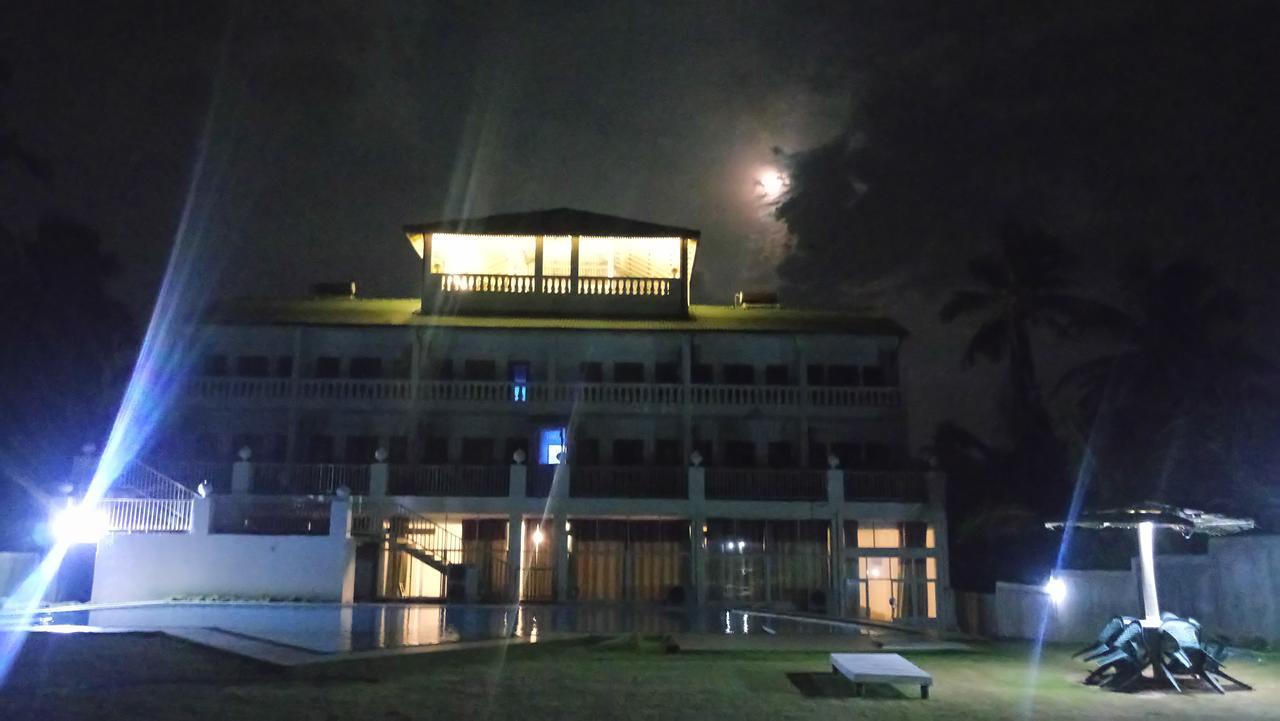 Hotel Saketha Beach Negombo Exterior foto